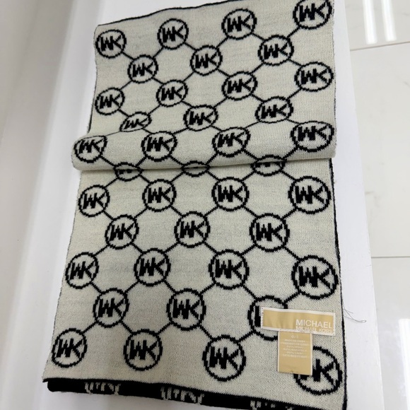 Michael Kors Black & White MK Logo Scarf | Cozy Knit Designer Wrap - Picture 3 of 7